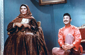 Arshin Mal Alan (1965). Talat Rahmanov (Vali), Najiba Malikova (Jahan khala)