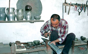 Metal working in Lahij