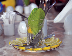 How to serve an Ordubad lemon