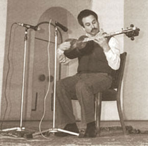 Jeffrey Werbock performing at the Philharmonic Hall in Baku in 1991
