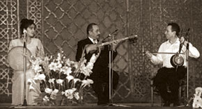Jeffrey Werbock performs with Azerbaijani musicians at Baku´s Opera and Ballet Theatre in 1997