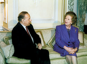 President Heydar Aliyev and Margaret Thatcher in discussion