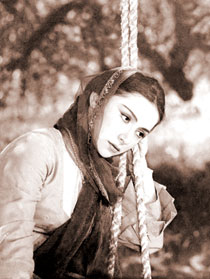 Actress L. Shikhlinskaya playing Gulchohra in the film “Arshin Mal Alan”. 1965