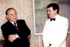 President Heydar Aliyev receives Muslim Magomayev, Baku, 1997