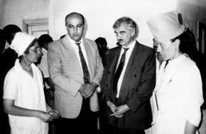 (From left) Elmira khanim, Deputy Minister of Culture Adalat Veliyev and Minister of Culture Polad Bulbuloghlu. Sarijali, 1994