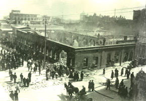 Nikolayevski street . Building of Kaspi newspaper after the massacre in March 1918. Photo: Vilkovski