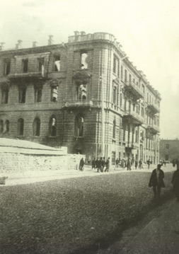 Nikolayevski street after the massacre in March 1918. Photo: Vilkovski