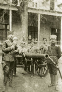 ADR army artillerymen, officers and soldiers, 1920