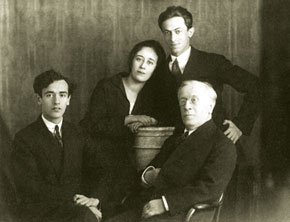 L-R: Lev Landau, his sister Sonya Landau and her husband Ligush Broderzone, father David Landau, St Petersburg, early 1930s